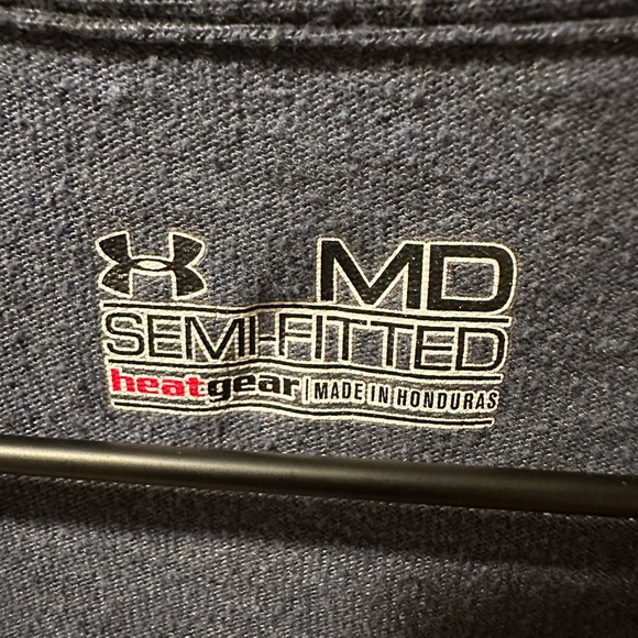 Under armor Navy Tee- Size Medium - Picture 2 of 3